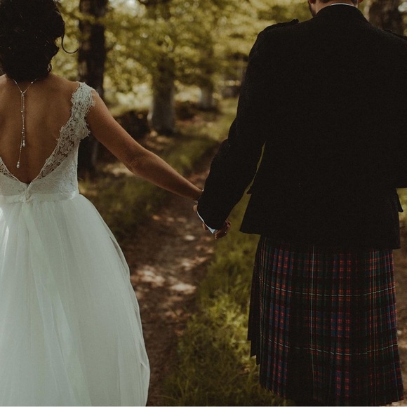 Unique custom made wedding dress - Picture 6 of 13